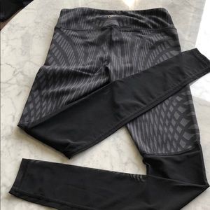 EUC XS beautiful sexy Alo Yoga